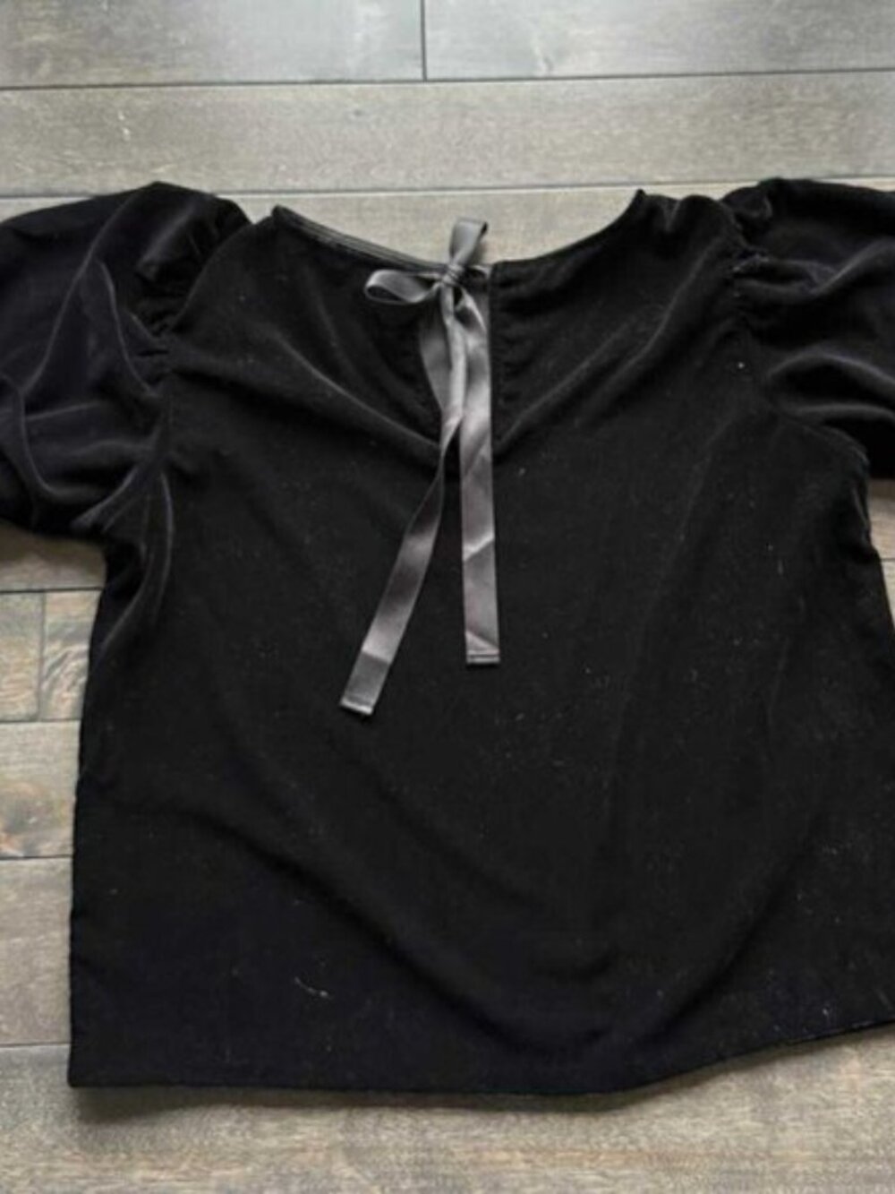 GAP Velvet Puff Sleeve Top - Picture 2 of 2